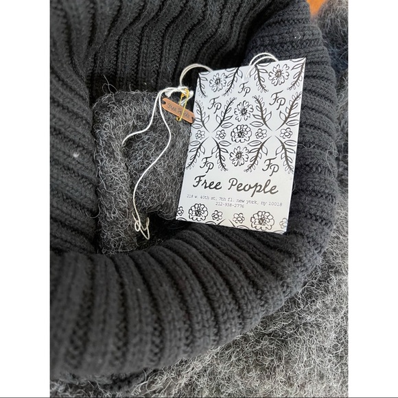 NWT Free People Oversized Fuzzy Turtleneck Tunic - Picture 4 of 6